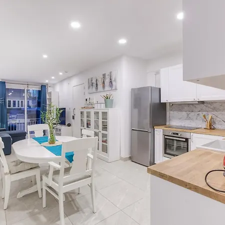 A Lovely 2br Maisonette With Private Terrace & Bbq By 360 Estates Apartament