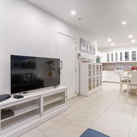 A Lovely 2br Maisonette With Private Terrace & Bbq By 360 Estates *