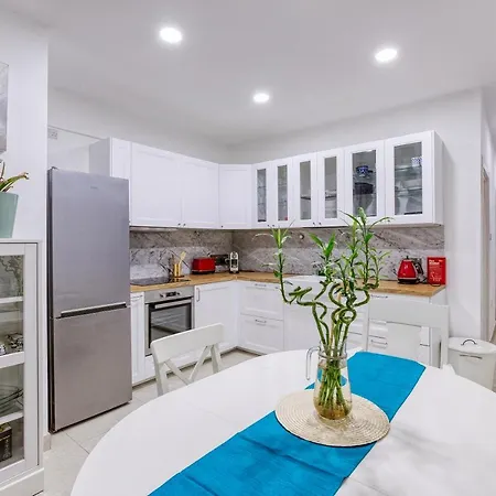 A Lovely 2br Maisonette With Private Terrace & Bbq By 360 Estates Apartment