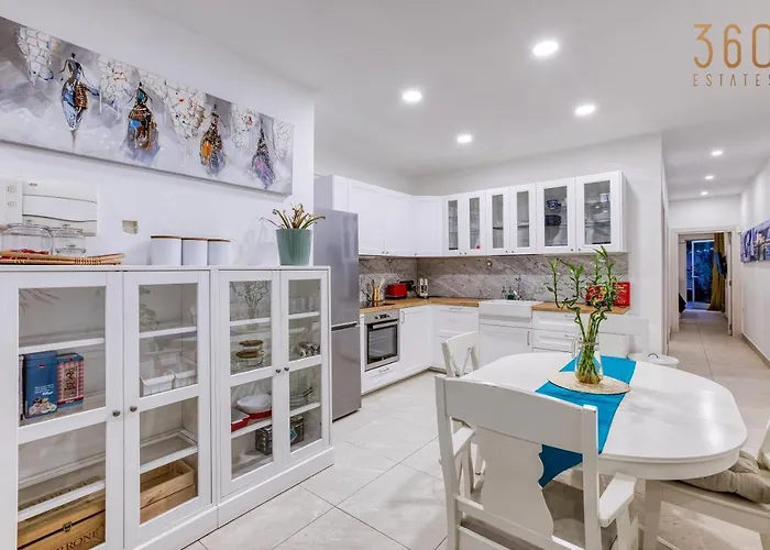 Apartamento A Lovely 2br Maisonette With Private Terrace & Bbq By 360 Estates *