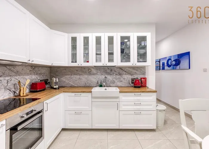 Apartamento A Lovely 2br Maisonette With Private Terrace & Bbq By 360 Estates