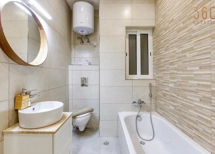 Apartamento A Lovely 2br Maisonette With Private Terrace & Bbq By 360 Estates *