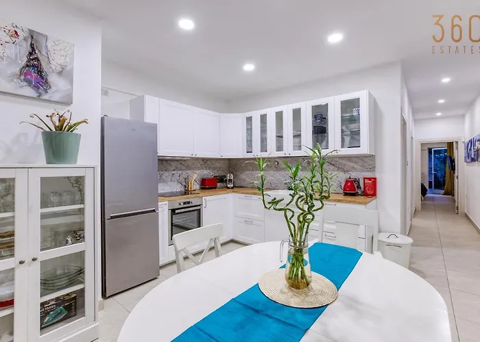 A Lovely 2br Maisonette With Private Terrace & Bbq By 360 Estates Apartamento