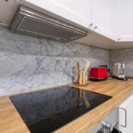Apartamento A Lovely 2br Maisonette With Private Terrace & Bbq By 360 Estates